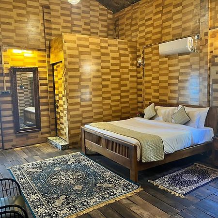 Sterling Padam Pench Khawāsa Exterior foto