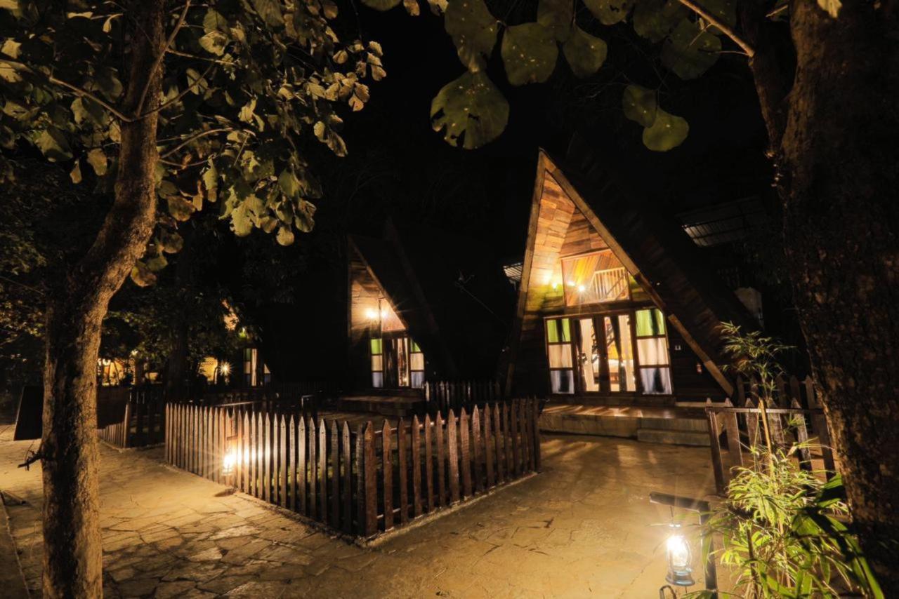 Sterling Padam Pench Khawāsa Exterior foto