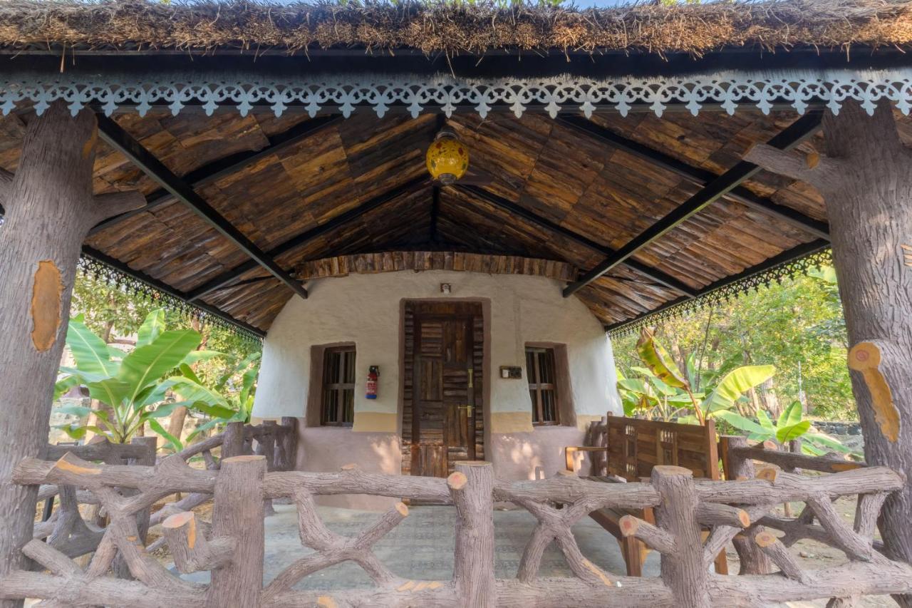 Sterling Padam Pench Khawāsa Exterior foto