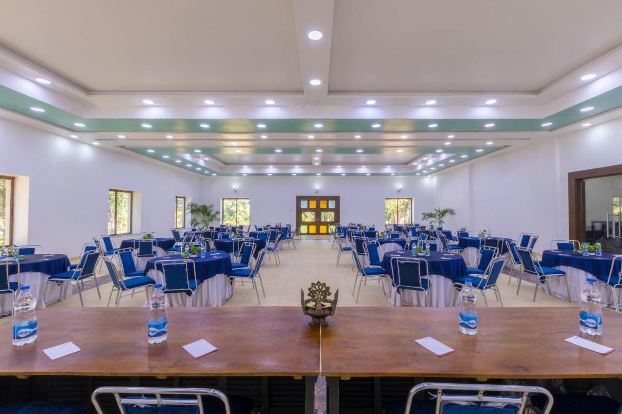 Sterling Padam Pench Khawāsa Exterior foto