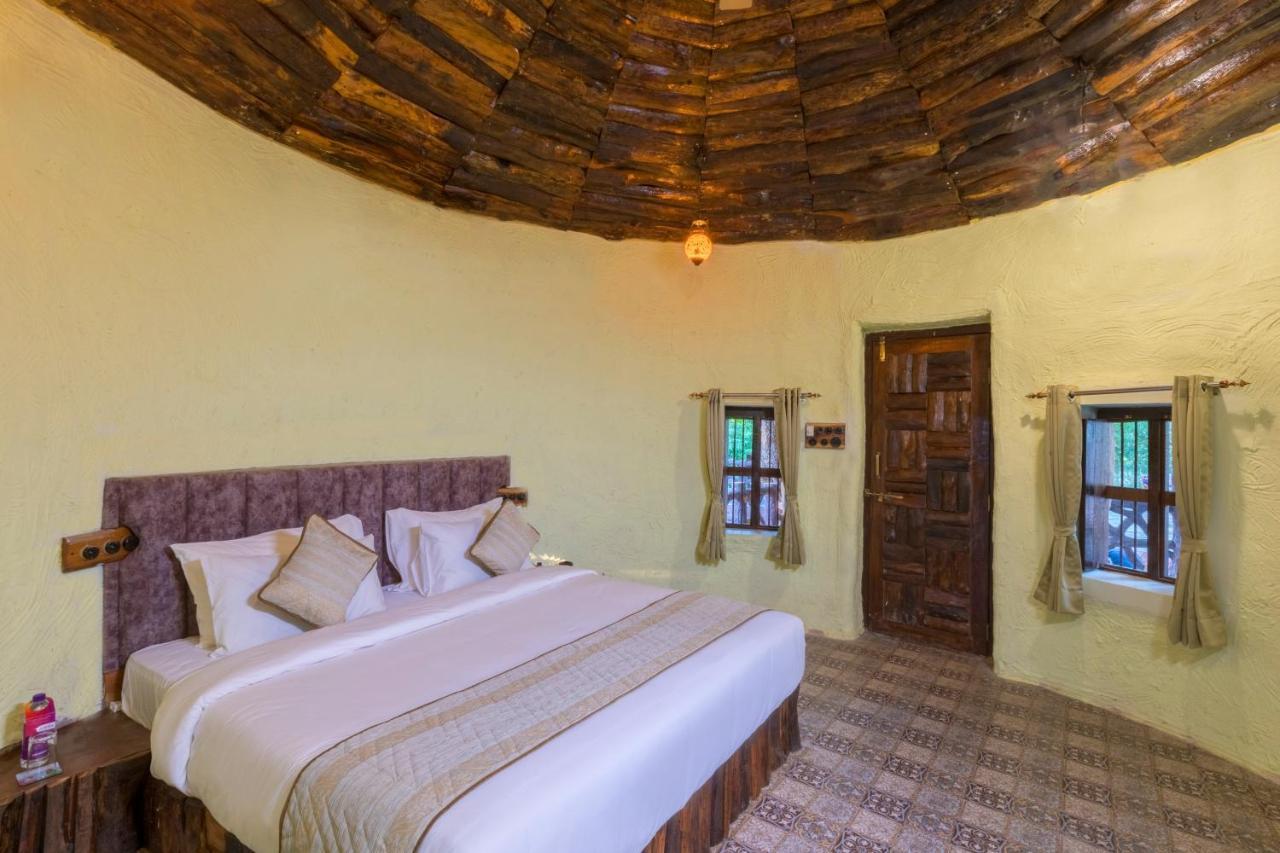 Sterling Padam Pench Khawāsa Exterior foto