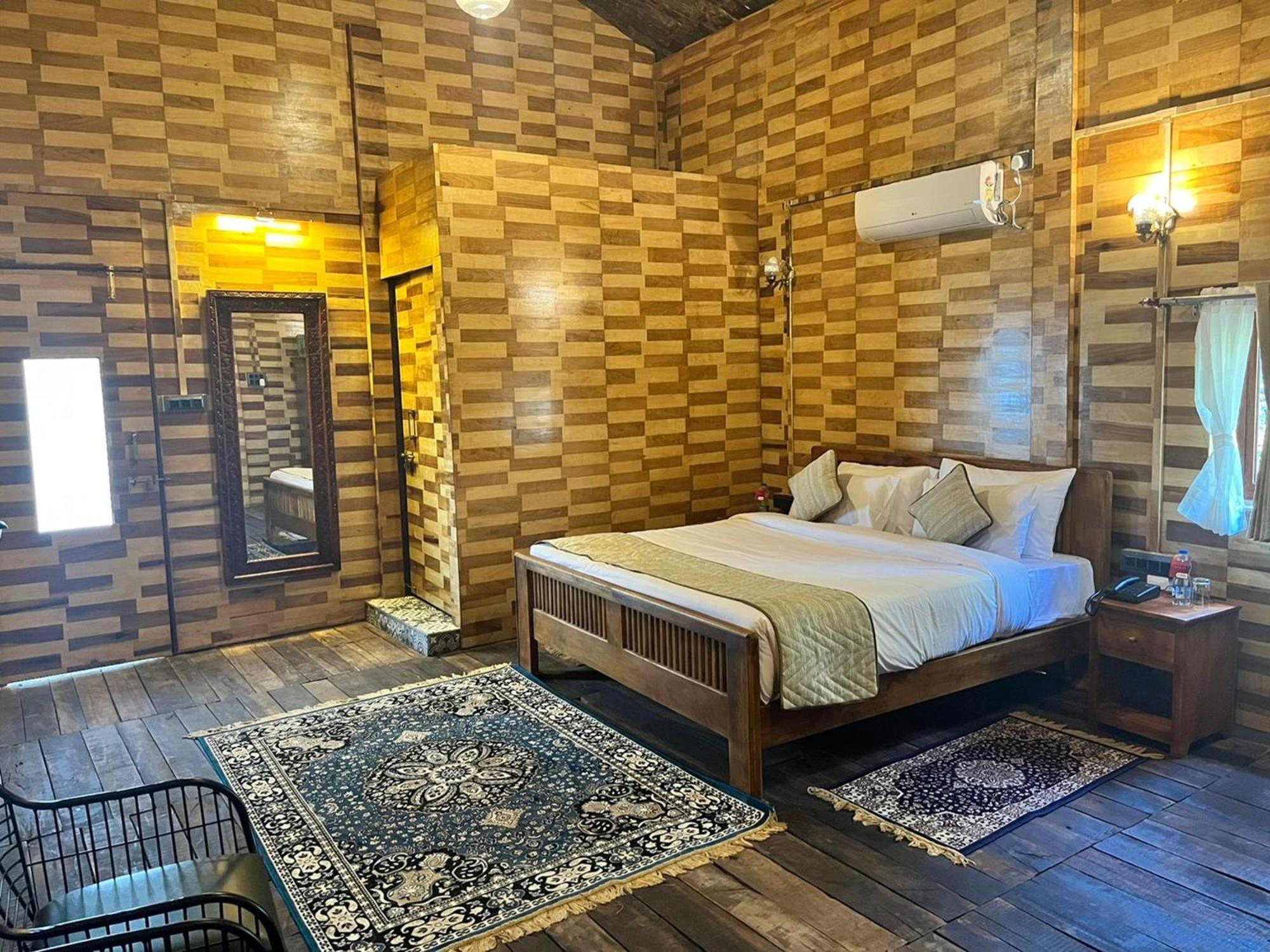 Sterling Padam Pench Khawāsa Exterior foto